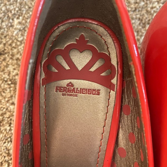 Fergalicious by Fergie Coral ‘Sariah’ peep toe shoe - Picture 5 of 5